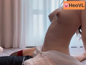 Xxx eny trung vú trắng tròn