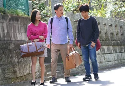Cậu con trai xxx mẹ kế trẻ trong một chuyến đi nghỉ dưỡng gia đình